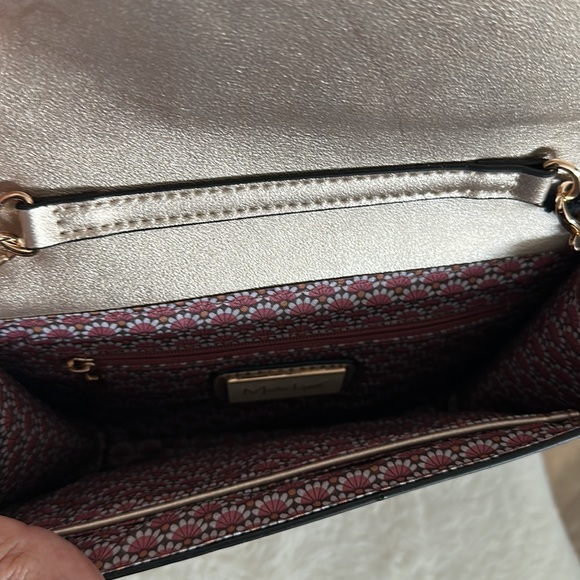 Moda Luxe Crossbody - Picture 2 of 4